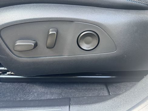 Used 2024 Chevrolet Equinox EV LT AWD/4WD image 28