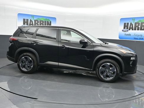 Used 2025 Nissan Rogue SV FWD image 7