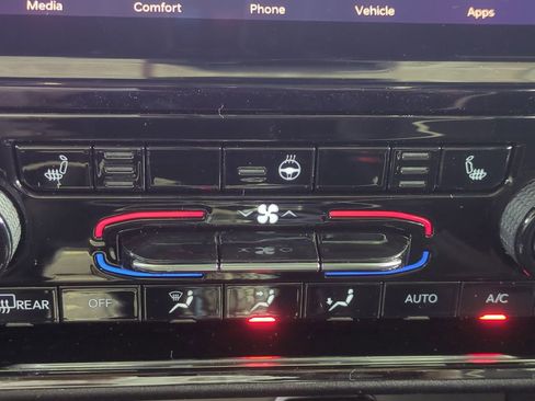 New 2025 Jeep Grand Cherokee Limited w/ Trailer Tow Package image 26