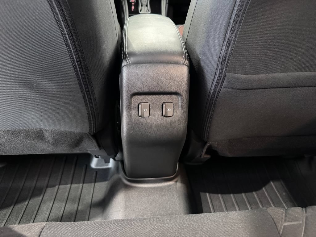 Used 2022 Nissan Kicks SR FWD image 24