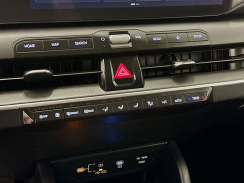 Used 2025 Kia K4 FWD image 23