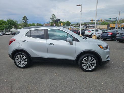 Used 2018 Buick Encore Preferred AWD/4WD image 2