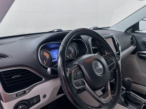 Used 2020 Jeep Cherokee Limited image 9