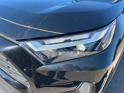 Used 2025 Toyota RAV4 XLE FWD image 9