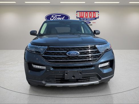 Used 2023 Ford Explorer XLT w/ Equipment Group 202A AWD/4WD image 8