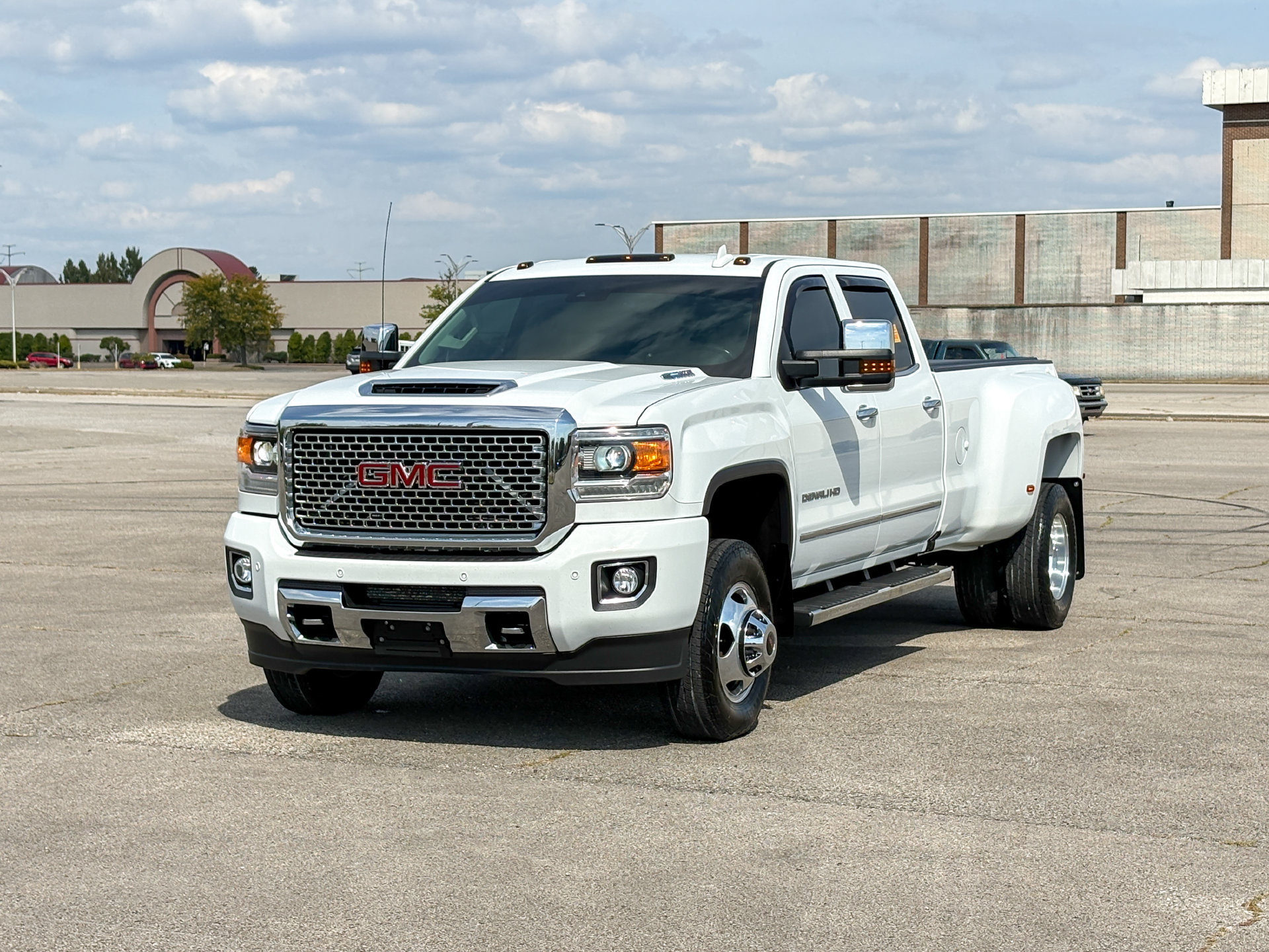 Used 2017 GMC Sierra 3500 Denali w/ Duramax Plus Package AWD/4WD image 3