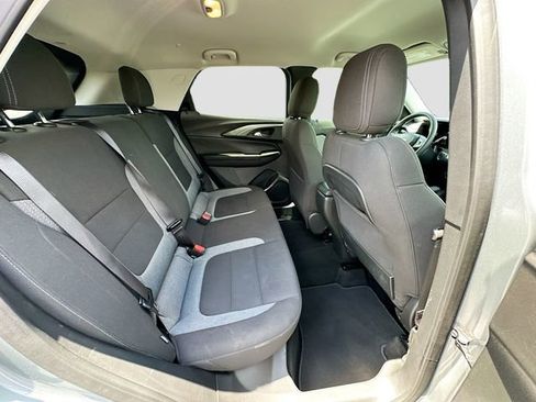 Used 2025 Chevrolet TrailBlazer LT AWD/4WD image 24