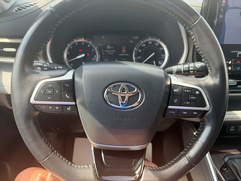 Used 2022 Toyota Highlander Limited AWD/4WD image 29