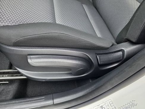 Certified 2025 Kia Soul LX w/ LX Technology Package FWD image 18