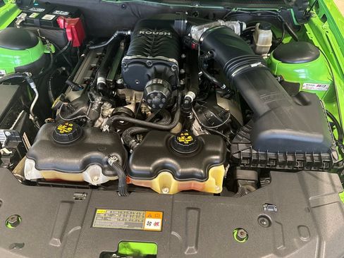Used 2013 Ford Mustang GT Premium RWD image 4