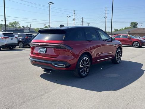 Used 2024 Lincoln Nautilus Reserve AWD/4WD image 5