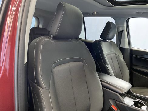 Certified 2024 Jeep Grand Cherokee Laredo X image 38