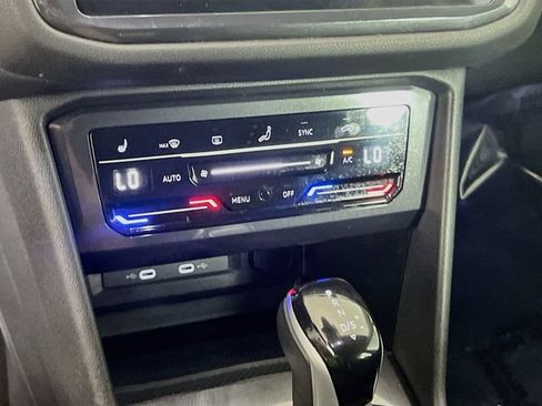 Used 2023 Volkswagen Tiguan SE FWD image 10