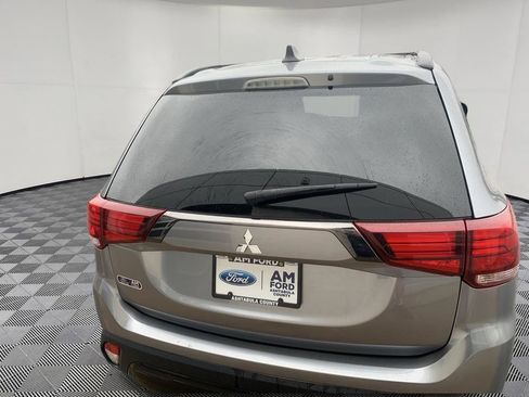Used 2020 Mitsubishi Outlander LE AWD/4WD image 5
