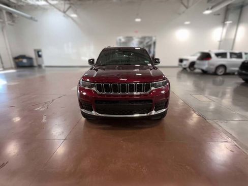 New 2025 Jeep Grand Cherokee L Laredo image 2