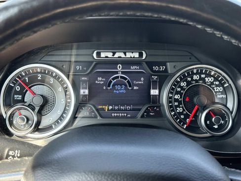 Used 2019 RAM 1500 Laramie AWD/4WD image 16