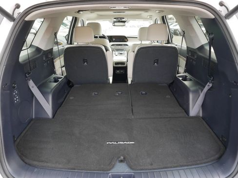 Used 2021 Hyundai Palisade Limited image 18
