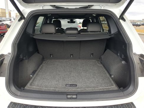 Used 2022 Volkswagen Tiguan SE R-Line image 22