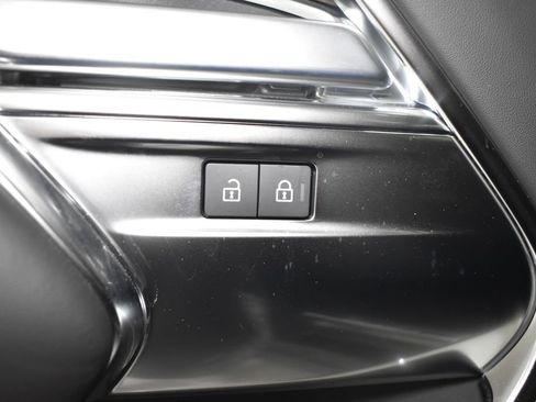 Used 2025 Land Rover Range Rover Autobiography image 24