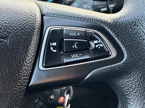 Certified 2018 Ford Focus SE w/ SE Appearance Package image 22