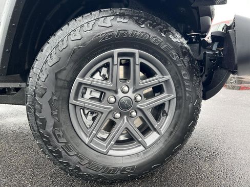 New 2026 Jeep Gladiator Sport image 2