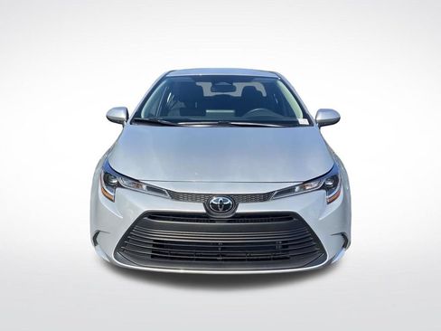 Used 2026 Toyota Corolla LE FWD image 2