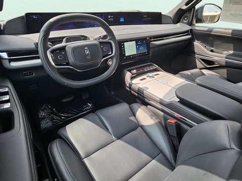 New 2025 Lincoln Navigator Reserve w/ Jet Appearance Package image 17