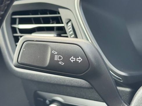 Used 2025 Ford Escape Platinum AWD/4WD image 44