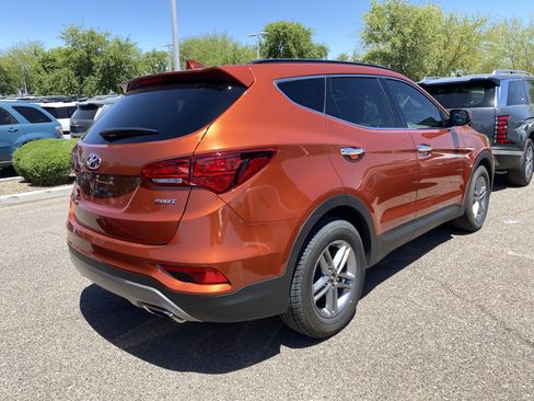 Used 2017 Hyundai Santa Fe Sport FWD image 2