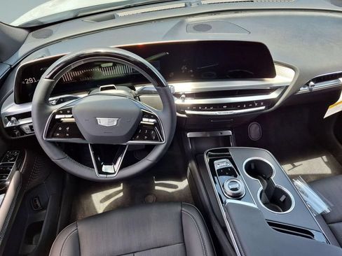New 2026 Cadillac Lyriq Luxury AWD/4WD image 22