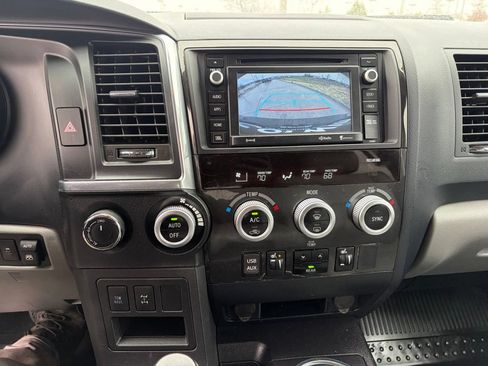 Used 2019 Toyota Sequoia Limited w/ Safety & Convenience Package AWD/4WD image 33