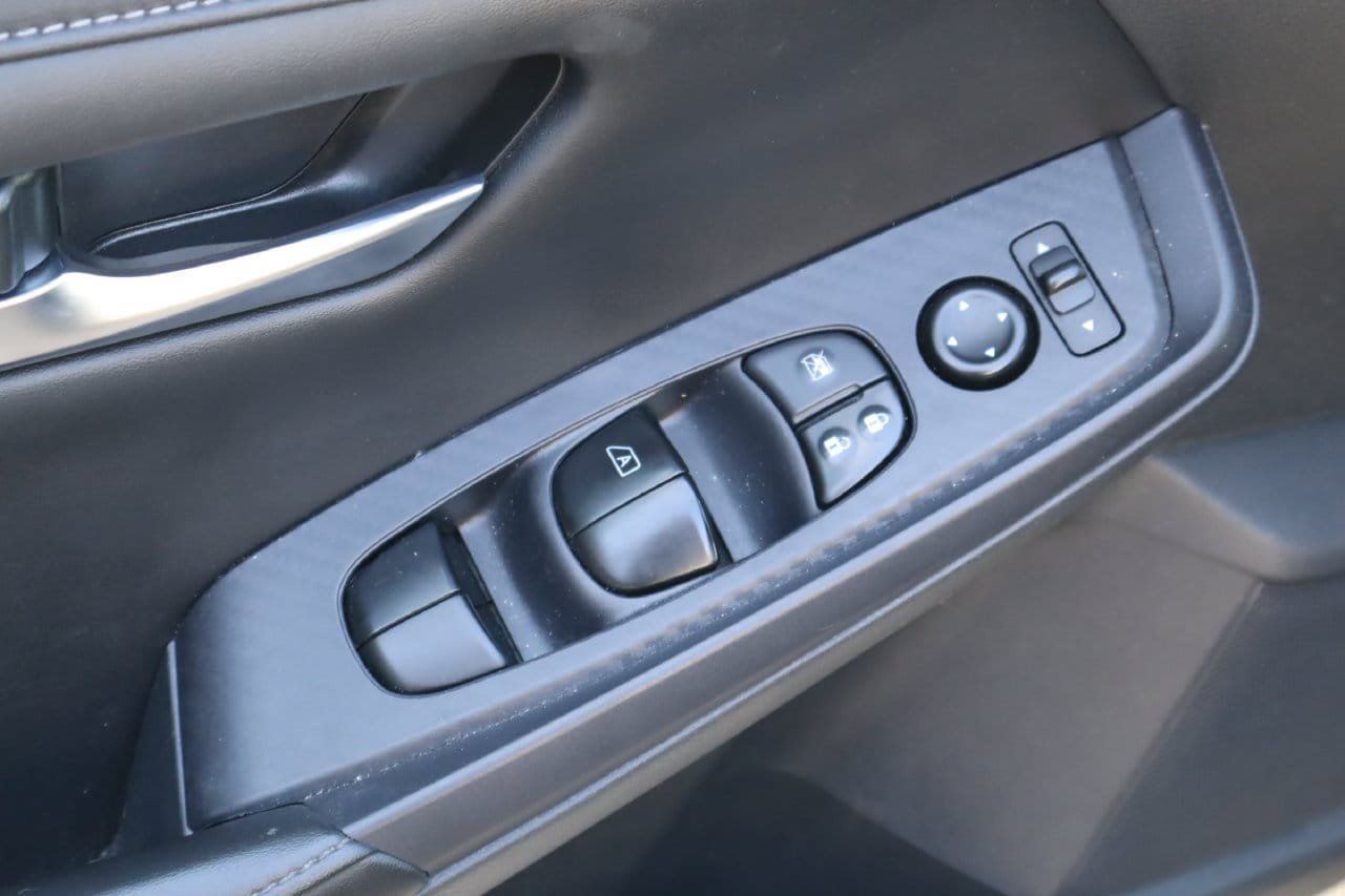 Used 2024 Nissan Sentra SV FWD image 20