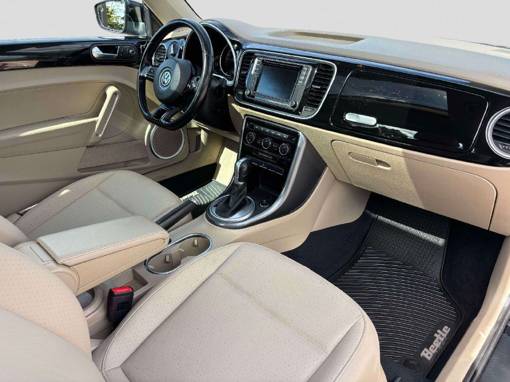 Used 2019 Volkswagen Beetle 2.0T SE FWD image 16