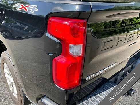 Used 2022 Chevrolet Silverado 1500 RST w/ Convenience Package II AWD/4WD image 27