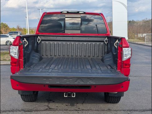 Used 2020 Nissan Titan SV w/ SV Convenience Package image 19