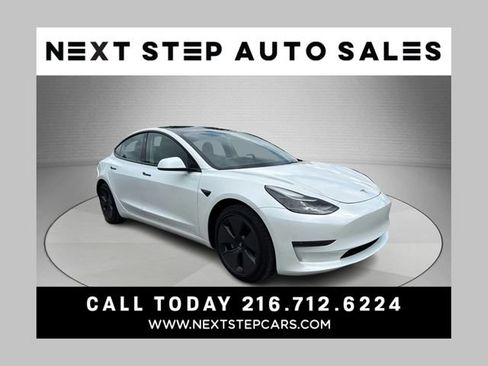 Used 2023 Tesla Model 3 Standard Range RWD image 1