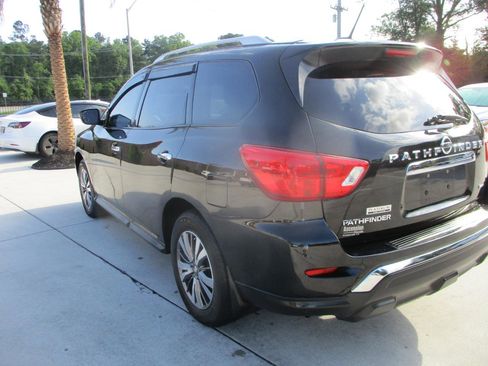 Used 2018 Nissan Pathfinder S image 12