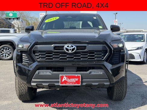Used 2024 Toyota Tacoma TRD Off-Road AWD/4WD image 32