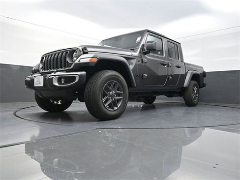 New 2025 Jeep Gladiator Sport image 19