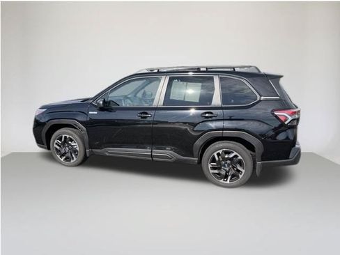 Certified 2025 Subaru Forester Limited AWD/4WD image 6