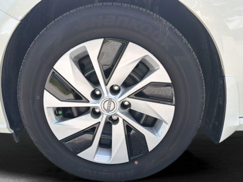 Used 2025 Nissan Altima 2.5 S FWD image 36