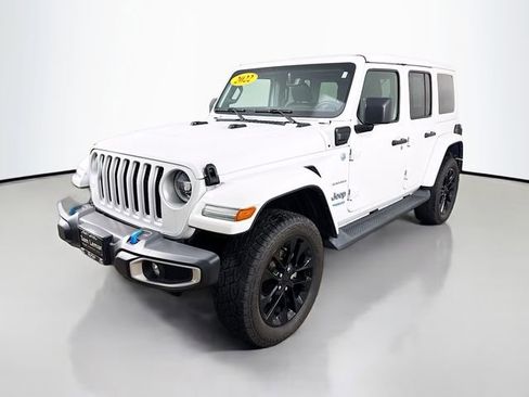 Used 2022 Jeep Wrangler Unlimited Sahara image 3