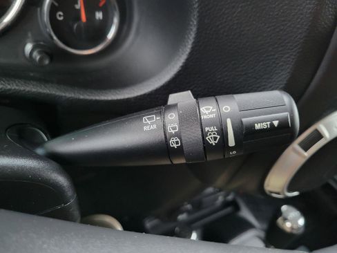 Used 2018 Jeep Wrangler Rubicon image 15