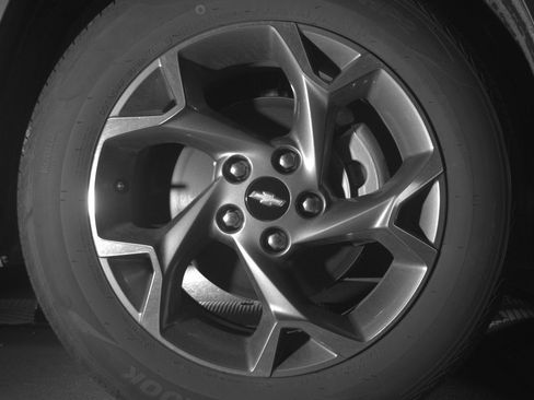 Used 2025 Chevrolet Trax LT image 13