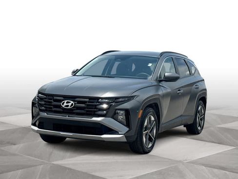 Used 2025 Hyundai Tucson SEL FWD image 4