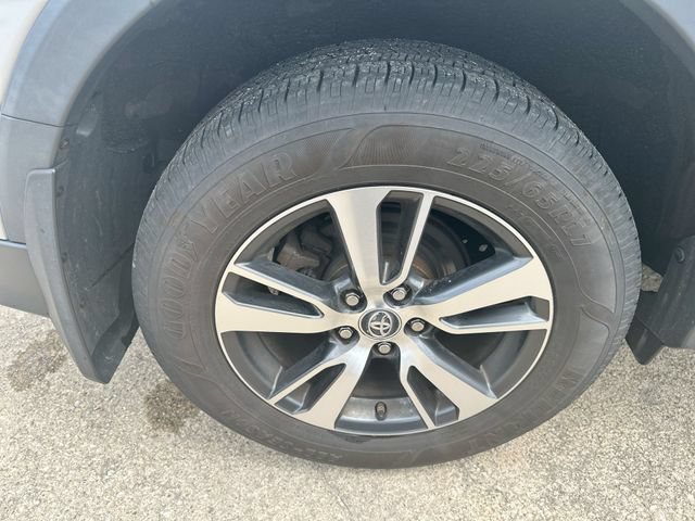 Used 2018 Toyota RAV4 XLE w/ Plus Extra Value Package AWD/4WD image 46