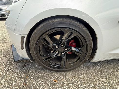 Used 2019 Chevrolet Camaro LT RWD image 18