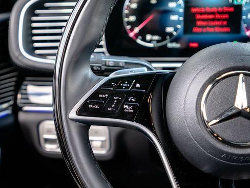 Used 2026 Mercedes-Benz GLS 450 4MATIC image 18