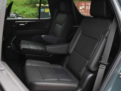 Used 2026 Chevrolet Tahoe Z71 w/ Z71 Off-Road Package AWD/4WD image 16