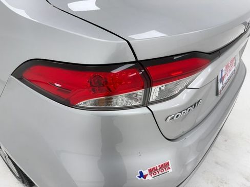 Used 2021 Toyota Corolla LE FWD image 36